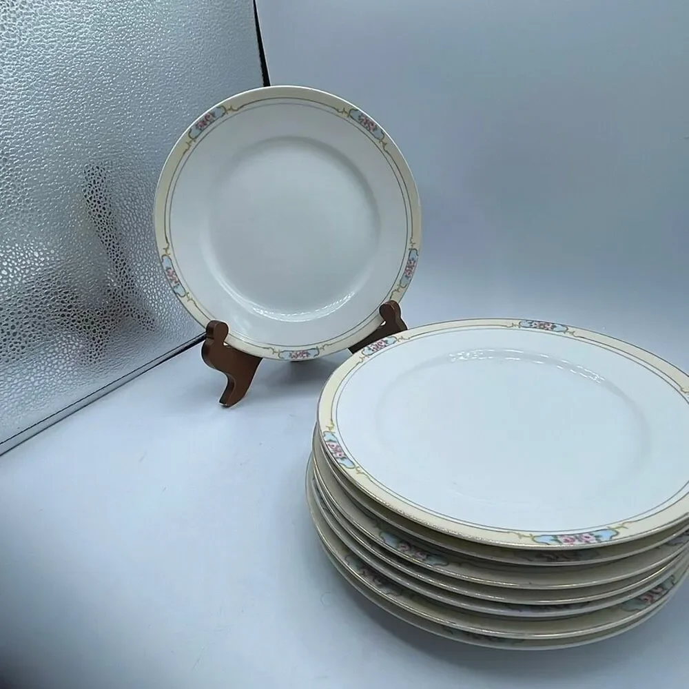 Vintage Noritake “ The Celtic” lot of 8 dinner plates.